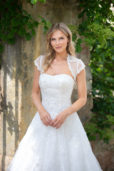 Amera Vera Kollektion 2020 ivory Brautkleid Adaline B2027 3 bei Marinette Brautmoden in Dortmund