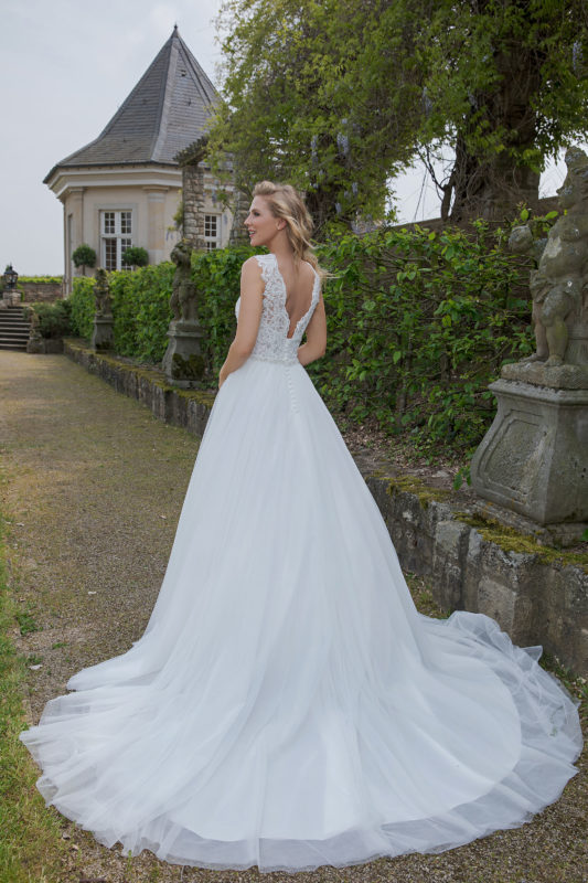 Amera Vera Kollektion 2020 ivory Brautkleid Adelina B2001 6 bei Marinette Brautmoden in Dortmund
