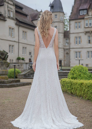 Amera Vera Kollektion 2020 ivory Brautkleid Almedina B2045 4 bei Marinette Brautmoden in Dortmund