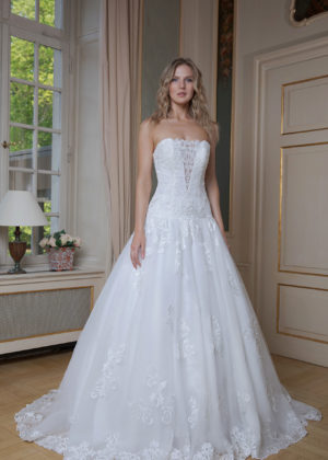 Amera Vera Kollektion 2020 ivory Brautkleid Amadea B2014 3 bei Marinette Brautmoden in Dortmund