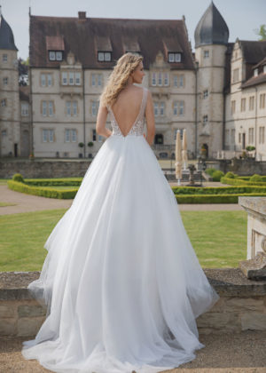 Amera Vera Kollektion 2020 ivory Brautkleid Anica B2022 4 bei Marinette Brautmoden in Dortmund