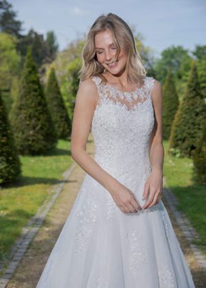 Amera Vera Kollektion 2020 ivory Brautkleid Arietta B2035 3 bei Marinette Brautmoden in Dortmund