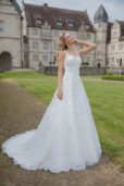 Amera Vera Kollektion 2020 ivory Brautkleid Asttrid B2036 2 bei Marinette Brautmoden in Dortmund