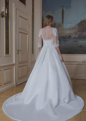 Amera Vera Kollektion 2020 ivory Brautkleid Azura B2021 4 bei Marinette Brautmoden in Dortmund