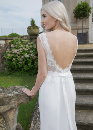 Langes Standesamtkleid ivory Kollektion 2020 A7205 1 bei Marinette Brautmoden in Dortmund