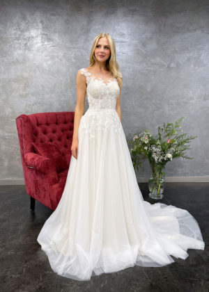 Amera Vera 2021 Brautkleid B2102 1 bei Marinette Brautmoden Dortmund