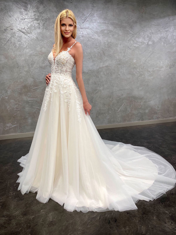 Amera Vera 2021 Brautkleid B2117 2 bei Marinette Brautmoden Dortmund