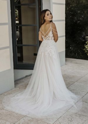 Bridentity by White One 2023 Brautkleid EMPOWERMENT C Marinette Brautmoden Dortmund