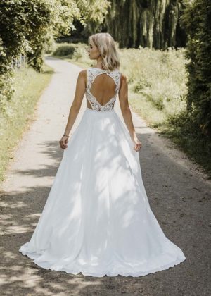 Bridentity by White One 2023 Brautkleid SERENITY C Marinette Brautmoden Dortmund