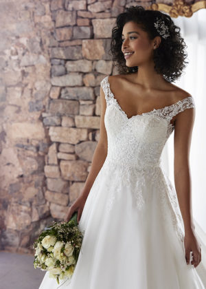 White One 2022 Brautkleid ASHAYA A Marinette Brautmoden Dortmund